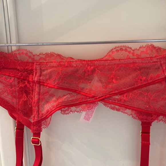 Victoria's Secret Red Lace Garter Belt Lingerie - Picture 10 of 16